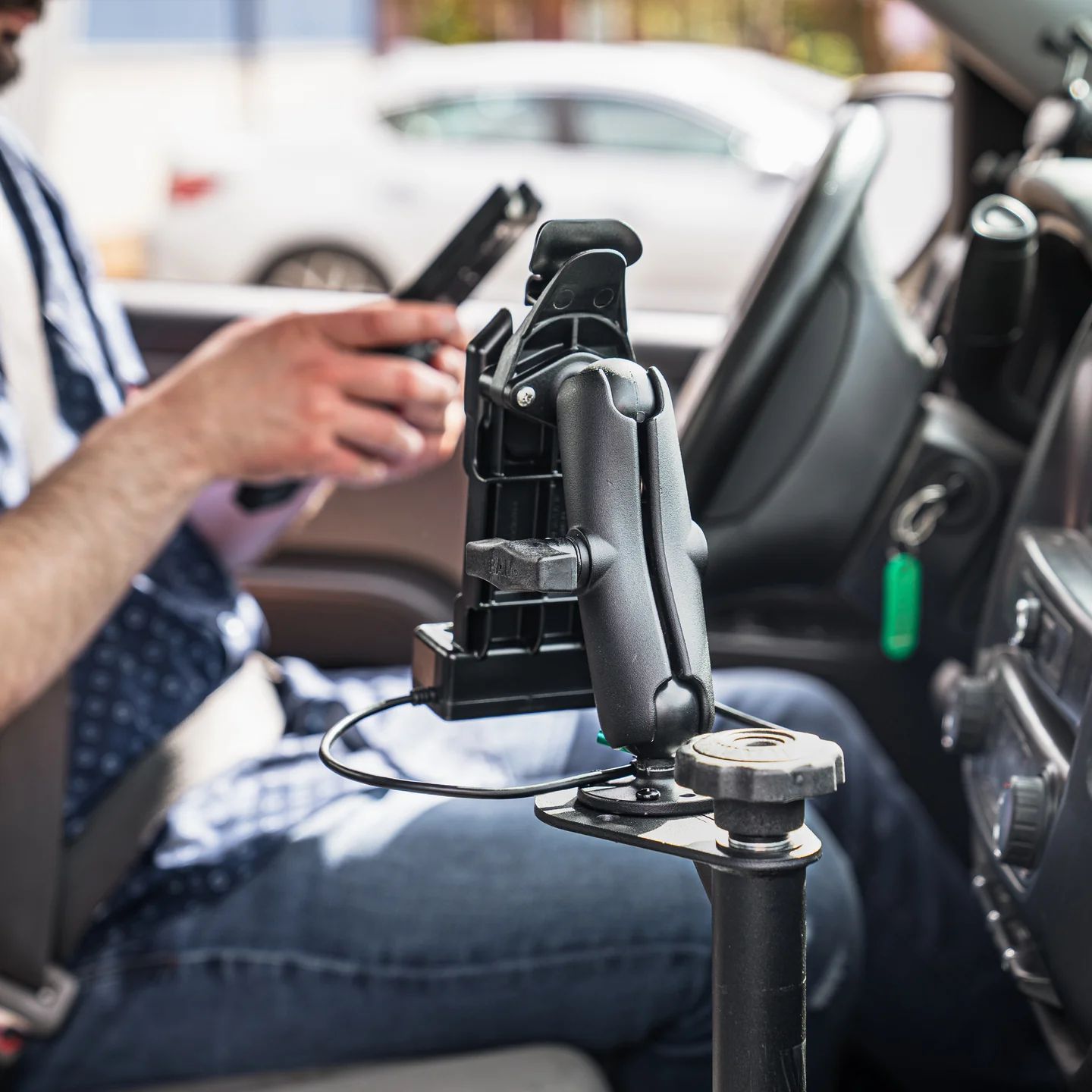 RAM-HOL-U1U Halte-Clip für Tablets mit GDS Uni-Conn Adapter 6