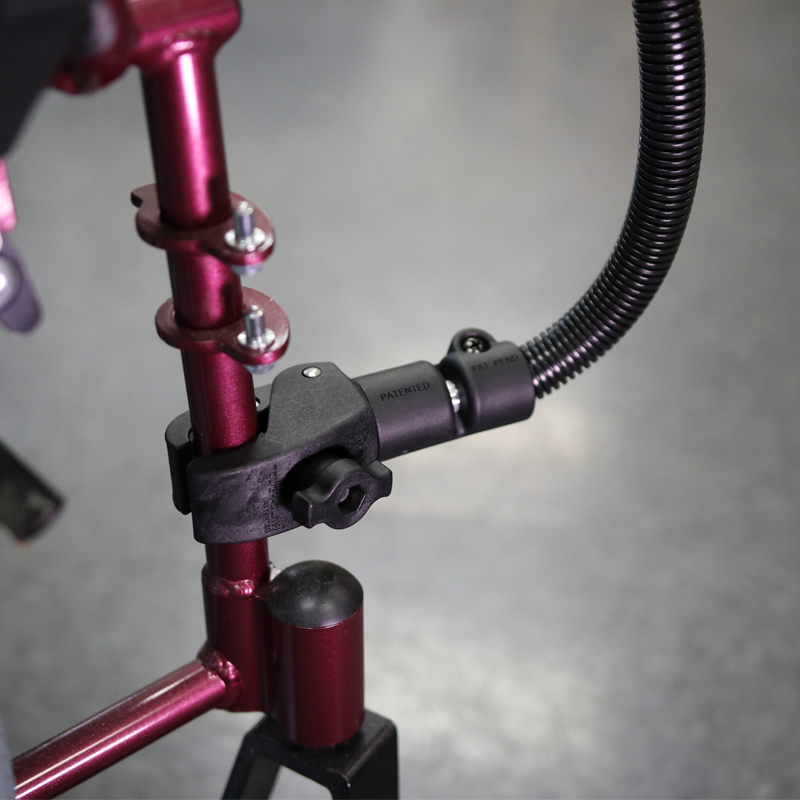 RAP-400-18-B-201 Tough-Claw Rollstuhlhalterung mit Flex Rod 2 RAP-400-18-B-201 Tough-Claw Rollstuhlhalterung mit Flex Rod 2