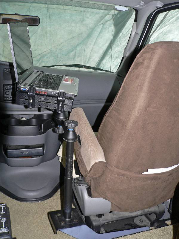 RAM-VB-168-SW1 No-Drill Laptop-Fahrzeughalterung für LKWs und schwere Fahrzeuge 0