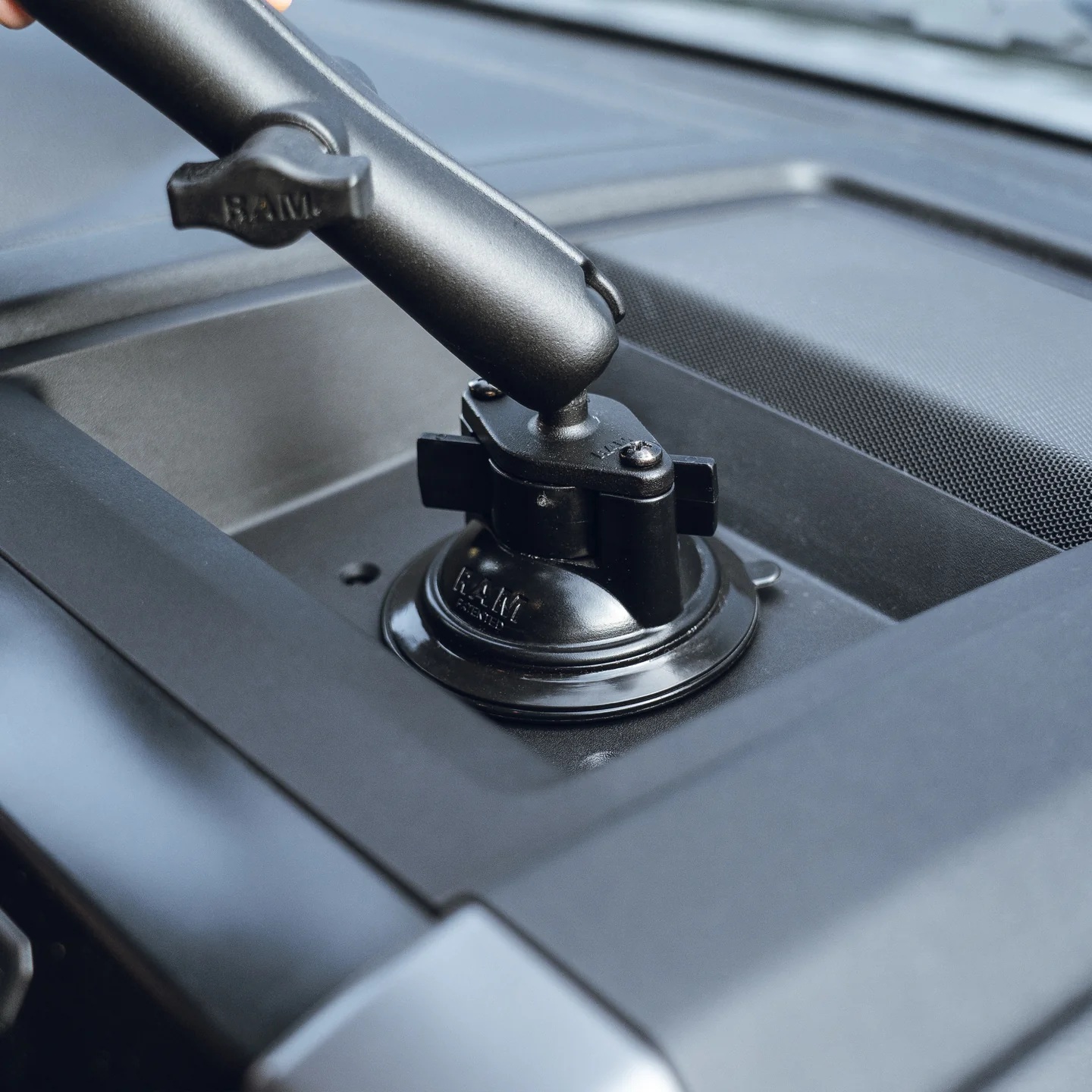 RAP-350-35BU Klebe-Pad für Saugnapfsysteme zum Aufkleben auf Armaturenbrett 4