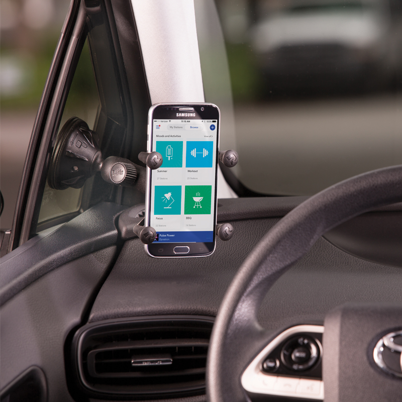 RAP-B-166-2-UN7U X-Grip Universalhalterung für Smartphones mit Twist-Lock Saugnapfbasis 4