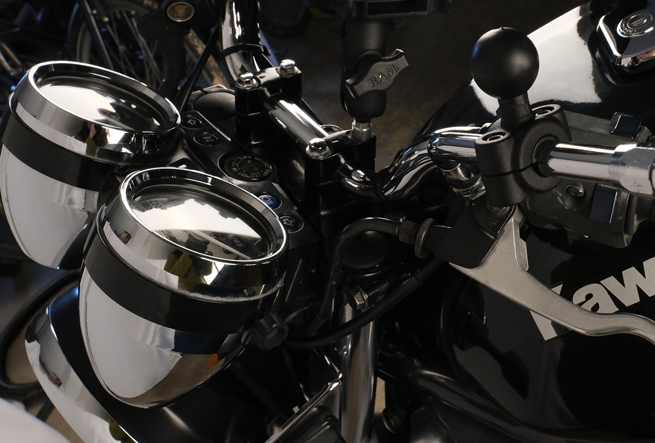 EC-B-408-75-1-A-UN14W Quick-Grip induktive Motorrad-Halterung mit medium Torque-Basis 4