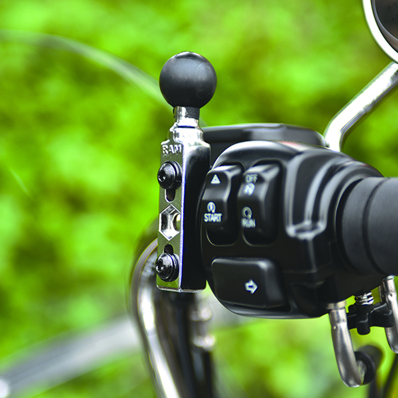 RAM-B-174-A-UN10U X-Grip für große Smartphones mit Motorrad-Basisset 3
